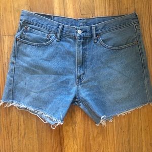 Levi’s 505 mid rise cutoffs 34